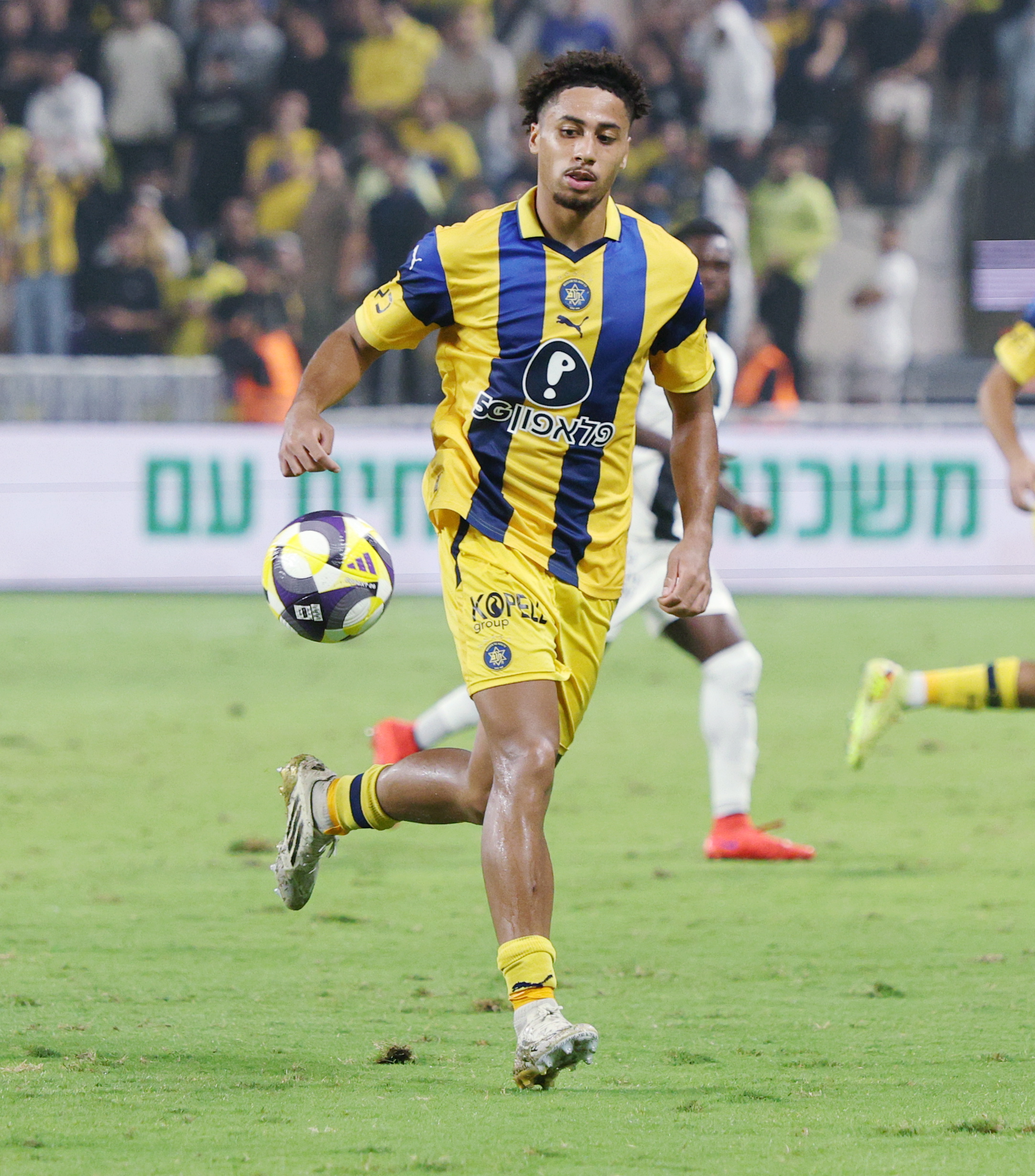 היעדר הזרים במכבי תל אביב: אתגר מול חידוש המשחקים