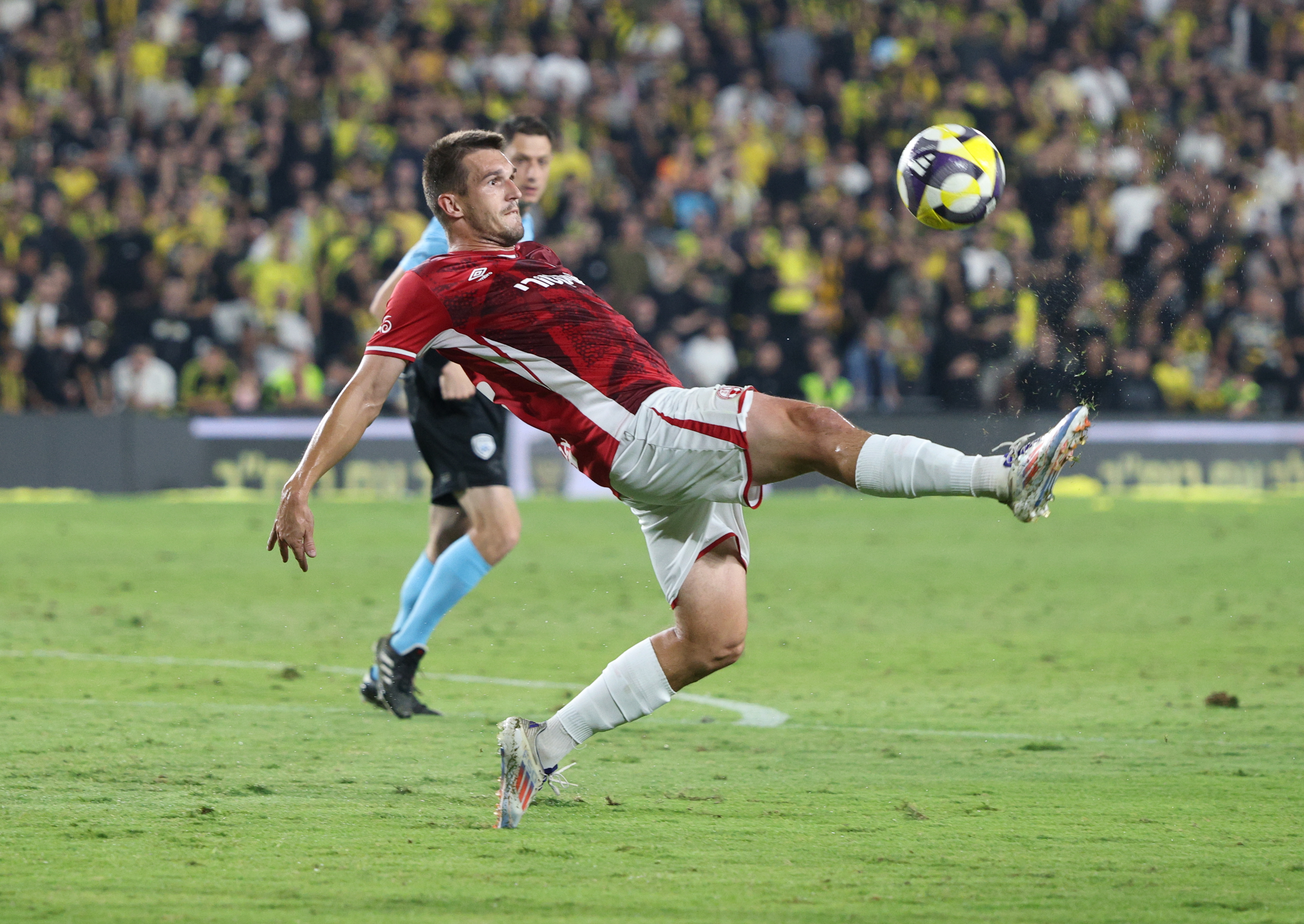 חזרה הדרגתית של הקהל למגרשים: לקראת שינוי במגרשי הכדורגל